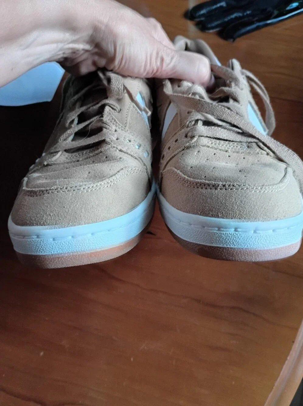 Converse excellent worn